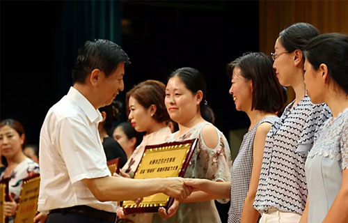 健康科普能力大赛亚军?果然~中文成人网
的《腰间盘的申诉》牛气!