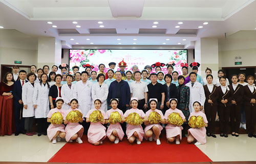 “健康·关爱·呵护” | 中文成人网
举行“5·12”国际护士节文艺汇演暨表彰大会