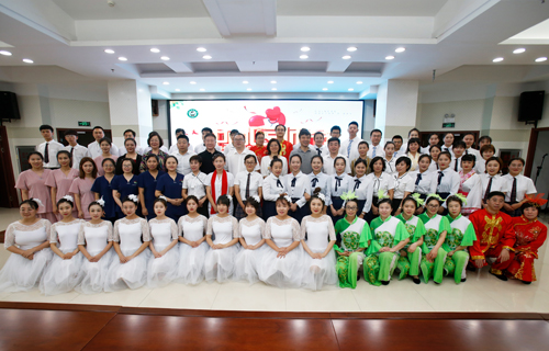 第二届中国医师节： 中文成人网
的明天一定会更美好！