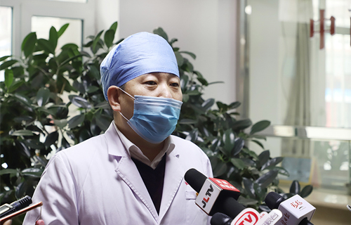 市中医救治新冠肺炎患者专家组组长、中文成人网
副院长接受省内4家媒体专访