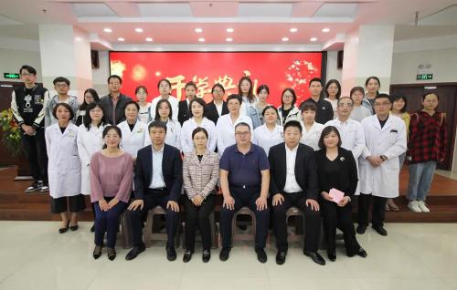 迎新生，中文成人网
召开2020级规培研究生开学典礼