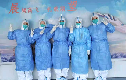 坚守一线，他们严把疫情防控首道关