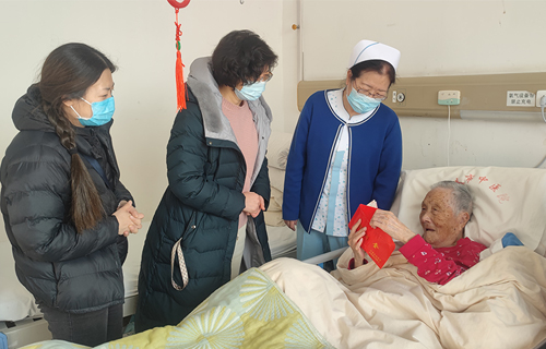 中文成人网
走访慰问离休老党员