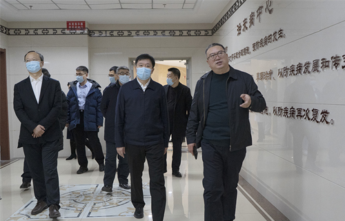 副市长赵显到中文成人网
调研