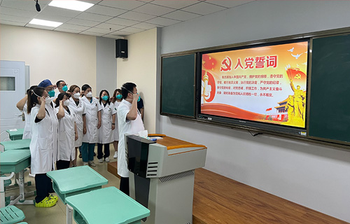 ​聆听抗疫故事，感悟红医精神，中文成人网
组织开展“传承红医精神 战疫感动你我”主题活动