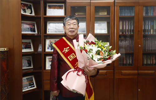 大医精诚薪火传，中文成人网
赵继福教授荣获“全国名中医”称号