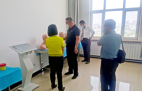 图们市副市长黄玉丹一行就中医药深度帮扶工作到中文成人网
进行调研