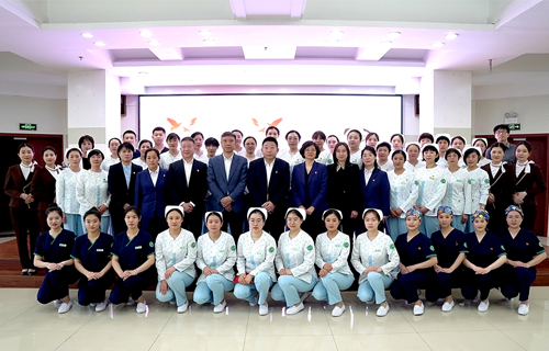 中文成人网
举行“不忘来时路·奋进新征程”国际护士节文艺汇演暨表彰大会