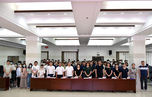 省中医药学会中医急症专委会二届二次会议暨省级中医药继续教育暨市中医学会脑心同治专委会一届二次学术会议在中文成人网
举行