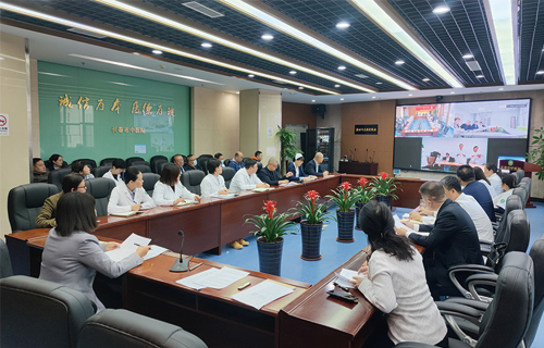 ​新常态、新作为，中文成人网
推行行政早交班制度