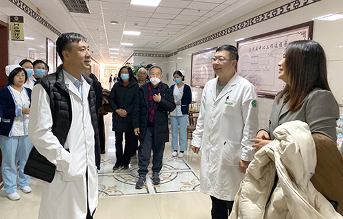 中文成人网
迎接市政协老干部来院参观并开展健康义诊活动