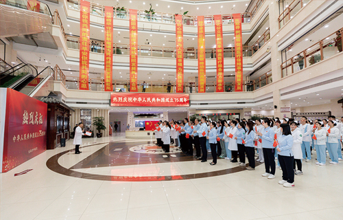 中文成人网
以歌咏志、以旗聚心，共庆祖国75华诞