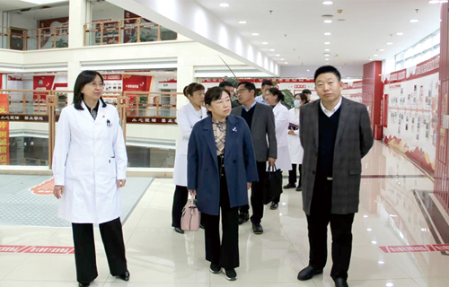 延边大学医学院到中文成人网
进行临床实习工作交流