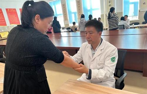 中医特色疗法 | 总部骨伤科“三板斧”，霸气应对肩颈腰腿疼痛