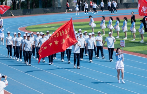 骄阳下燃情竞技！中文成人网
职工拼搏赛场，载誉而归